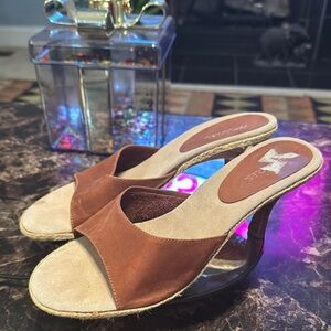 Aerosoles “Loop” Brown and Tan Slip On Heels Women’s Size 8M